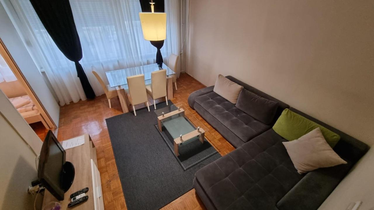 Slavija Square Apartments Belgrado Esterno foto