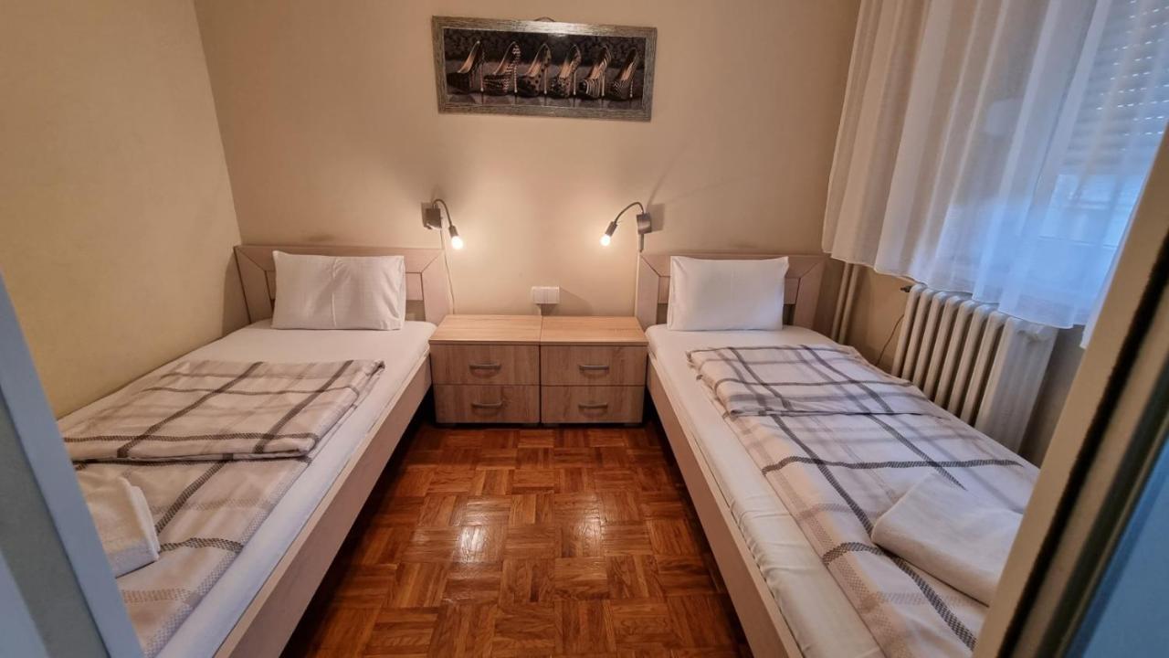 Slavija Square Apartments Belgrado Esterno foto