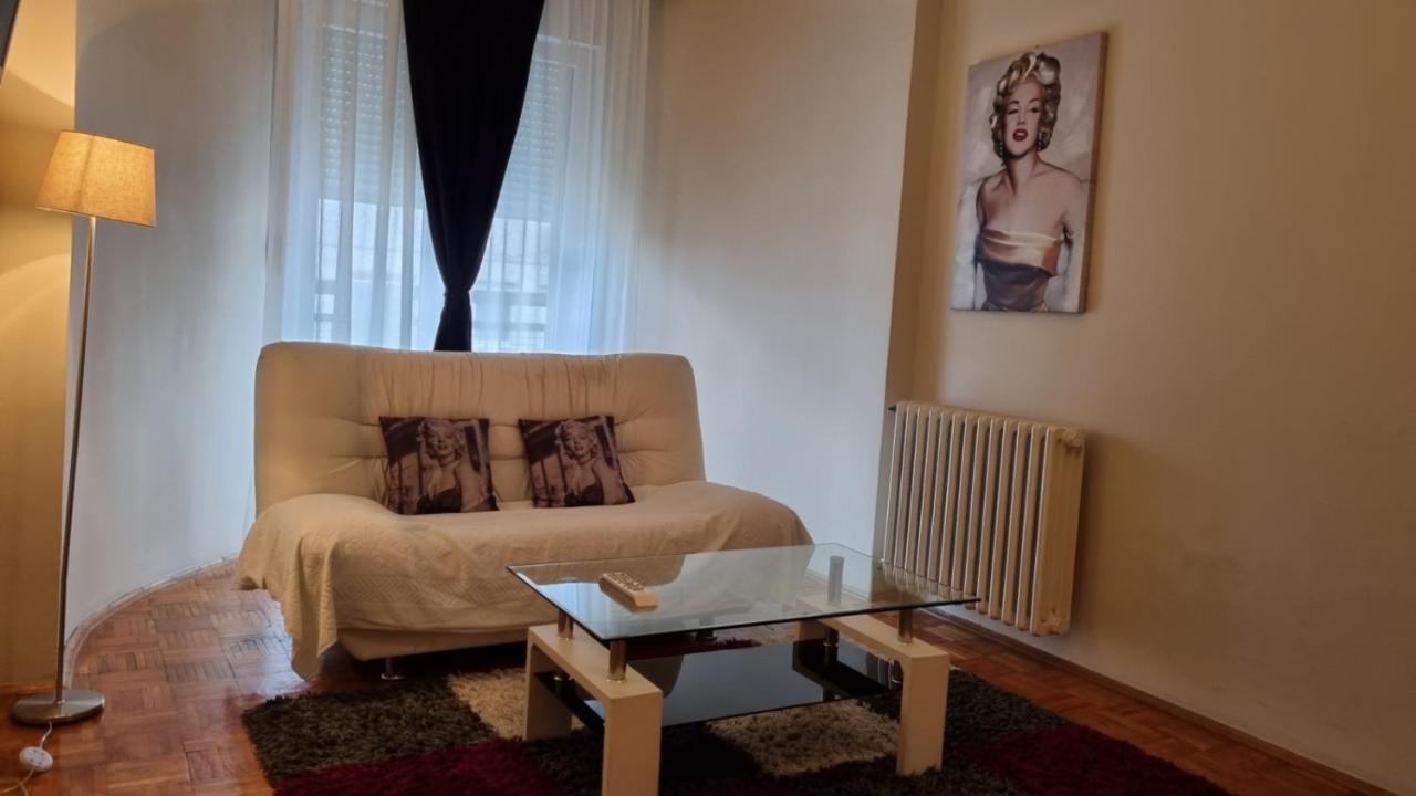 Slavija Square Apartments Belgrado Esterno foto
