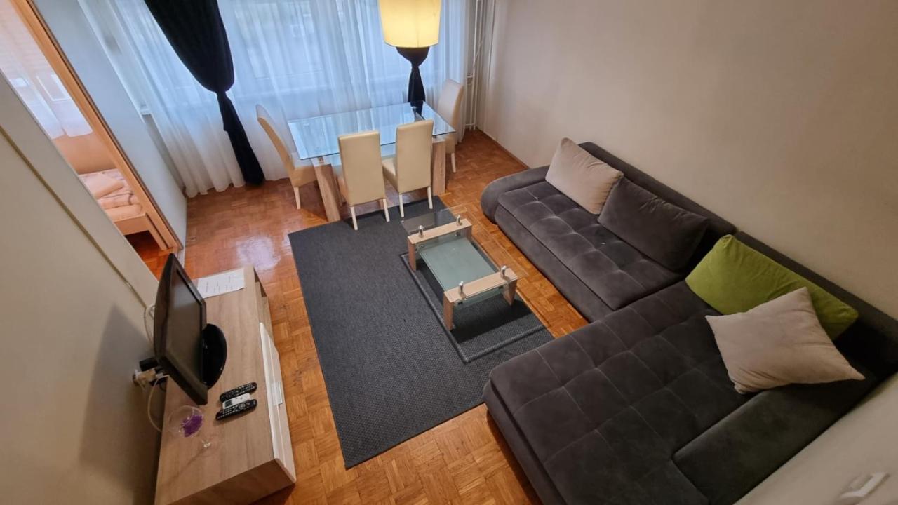 Slavija Square Apartments Belgrado Esterno foto