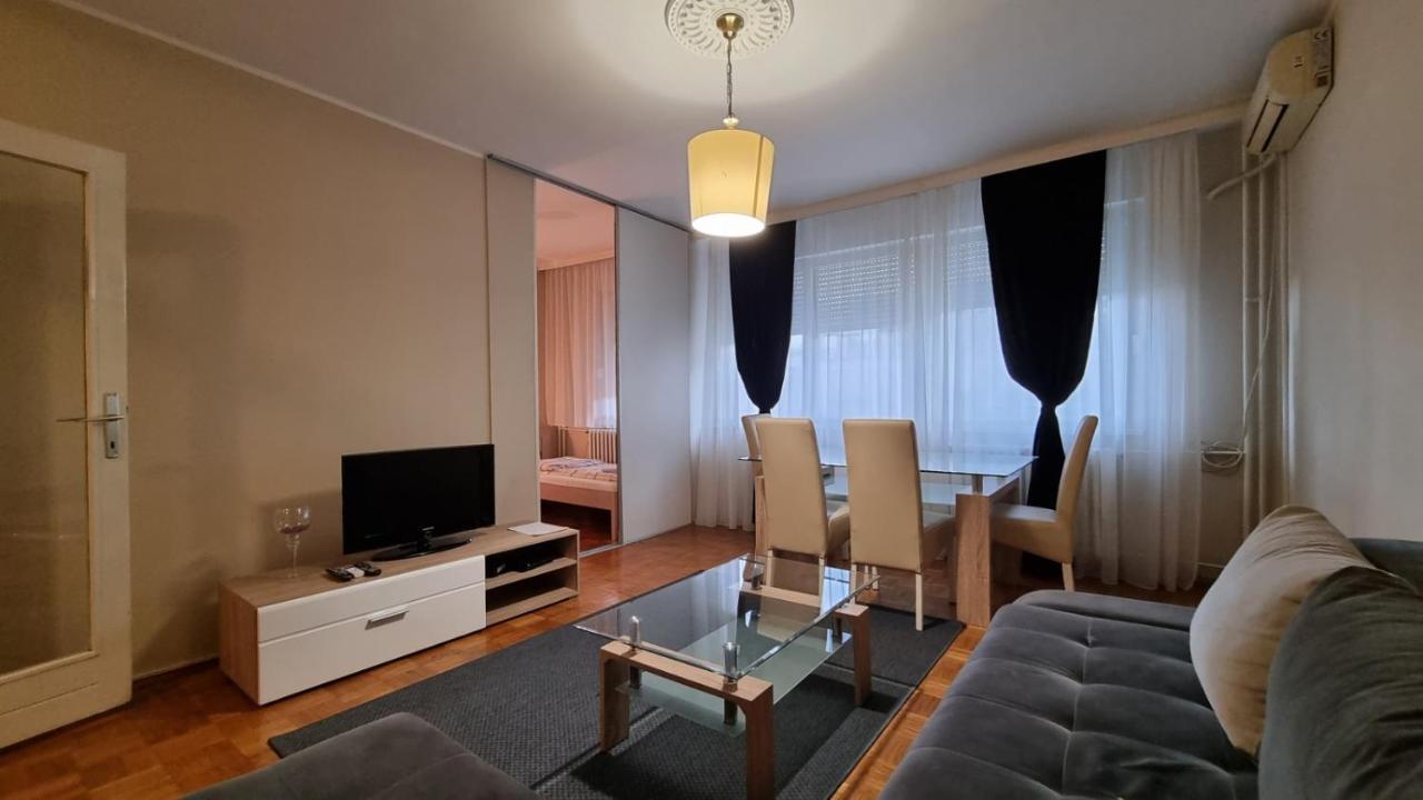 Slavija Square Apartments Belgrado Esterno foto