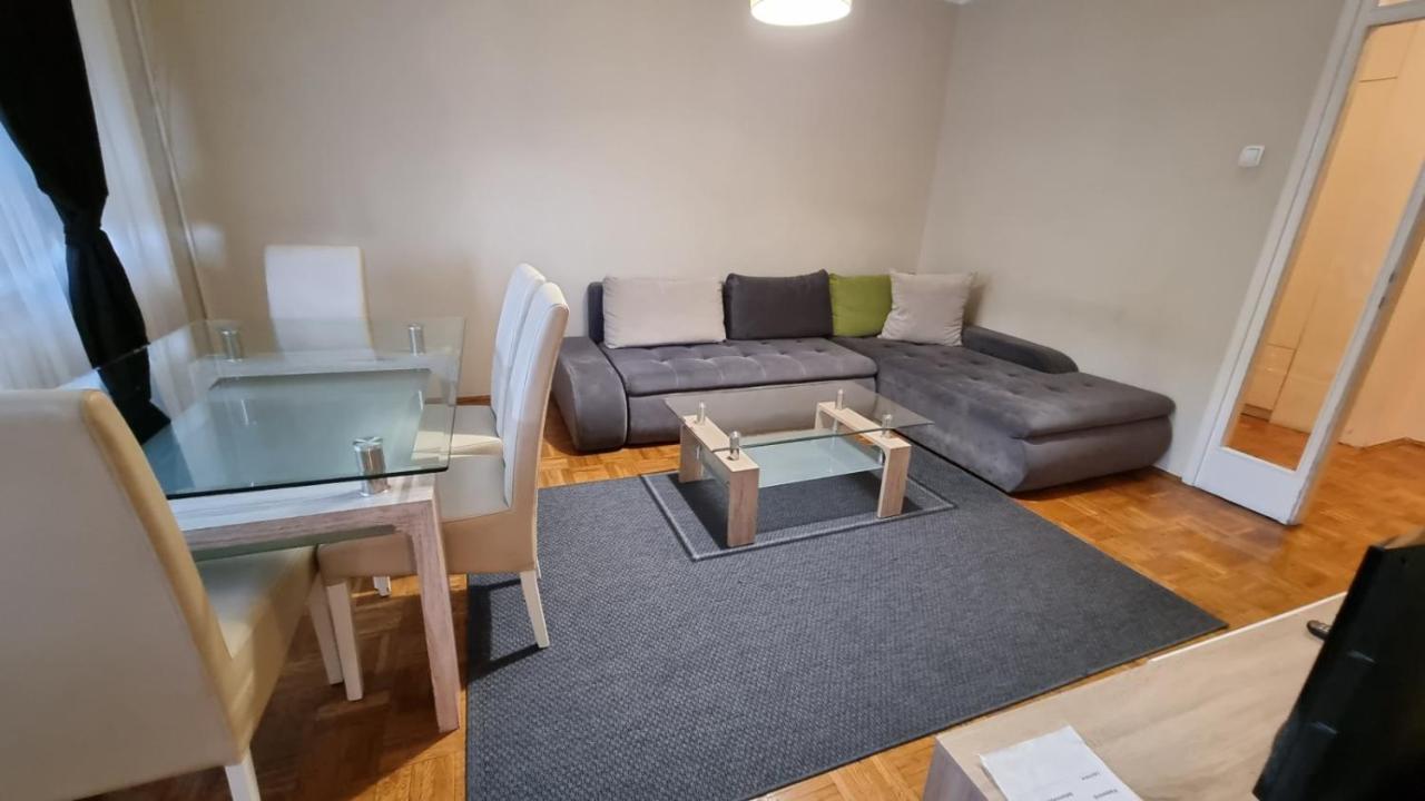 Slavija Square Apartments Belgrado Esterno foto