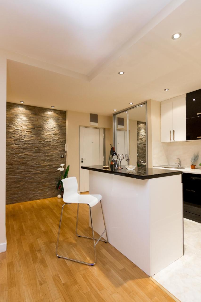 Slavija Square Apartments Belgrado Esterno foto