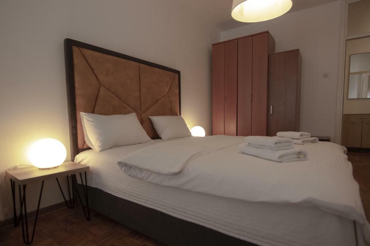 Slavija Square Apartments Belgrado Esterno foto