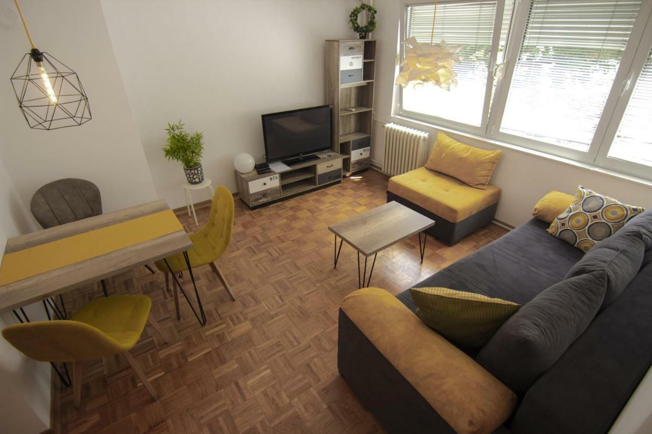 Slavija Square Apartments Belgrado Esterno foto