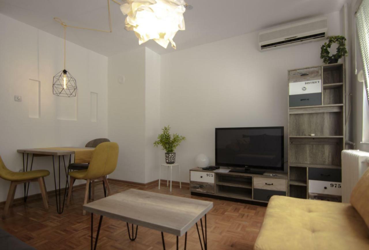 Slavija Square Apartments Belgrado Esterno foto