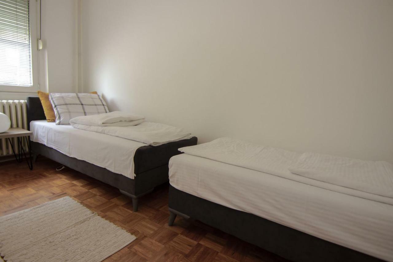 Slavija Square Apartments Belgrado Esterno foto